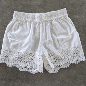 NWT H&M white cotton lace trim shorts size 4